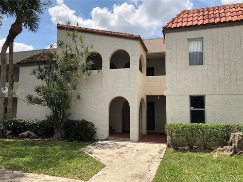 Building Photo - 7435 Woodmont Terrace