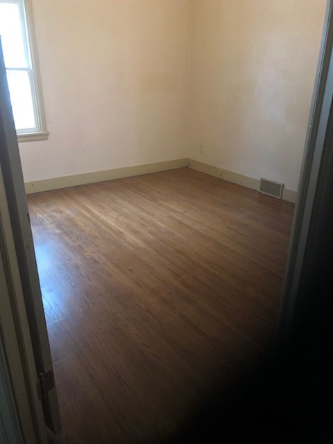 Building Photo - 732 5th St
