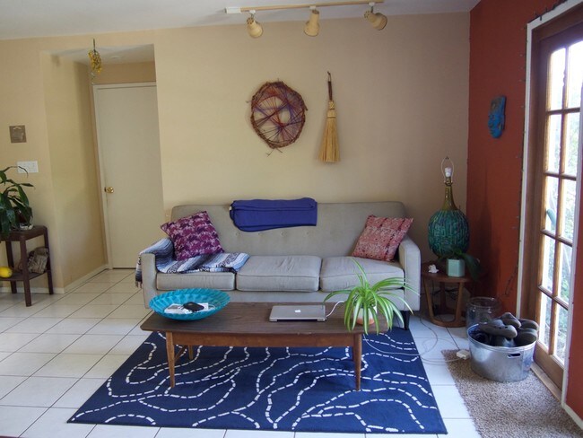 Foto del edificio - 4535 Kleefeld Ave