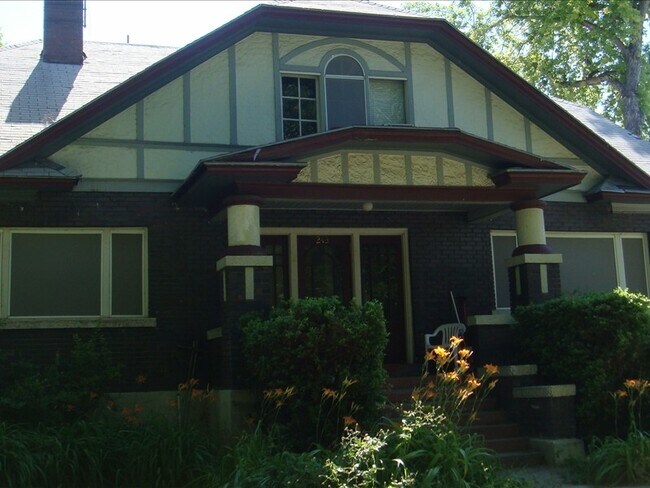 Building Photo - 243 S 800 E