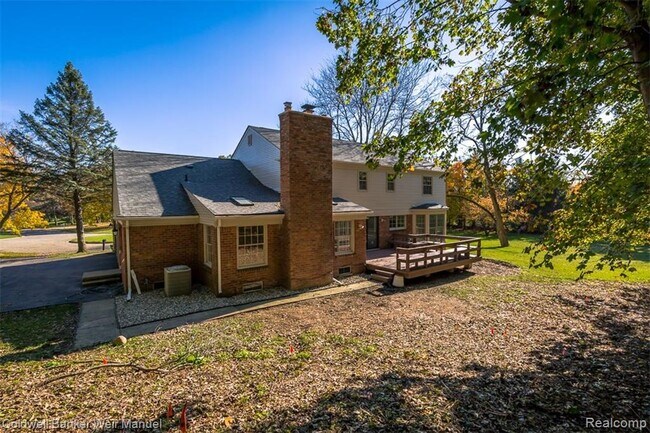 Foto del edificio - 7322 Sandy Creek Ln