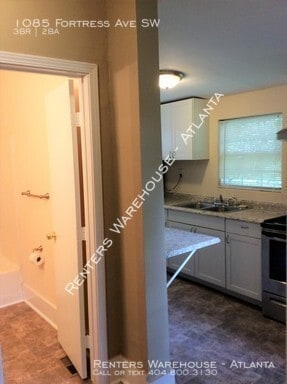 Building Photo - Spacious 3 Bedroom bungalow Intown Atlanta!