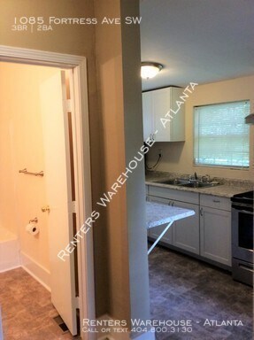 Foto del edificio - Spacious 3 Bedroom bungalow Intown Atlanta!
