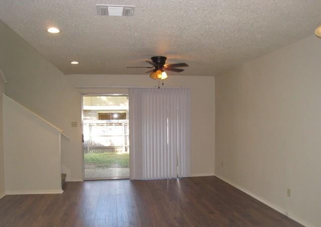 Building Photo - 937 Schertz Pkwy