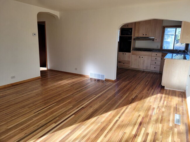 Building Photo - Whitefish 4 bedroom Unfurnished Home