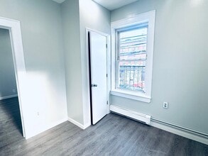 Building Photo - 113 Mallory Ave