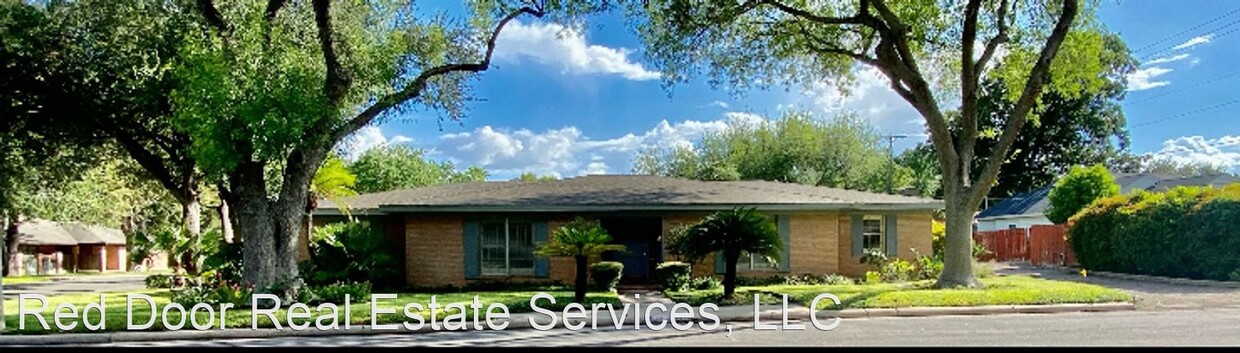 4 br, 2.5 bath House - 310 E Dallas Ave Photo