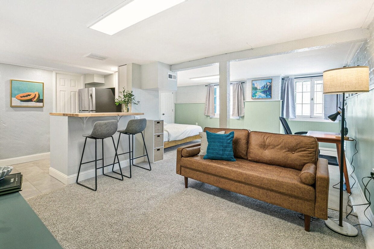 Foto principal - 2619 E 12th Ave