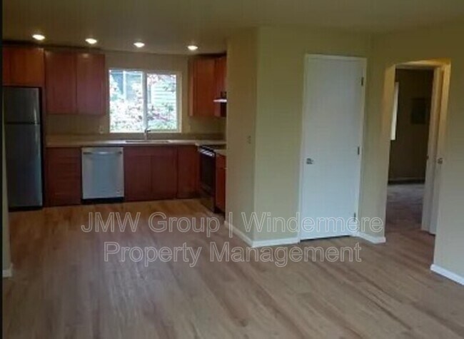 Foto del edificio - 5215 38th Ave SW