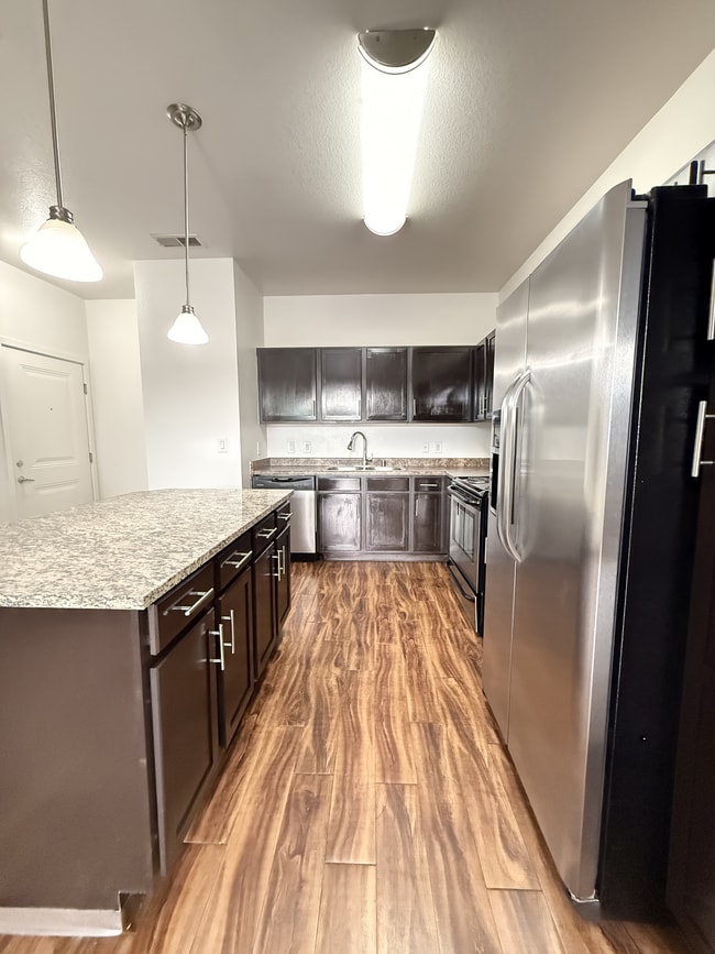 kitchen-park-hill-4000-1x1-B104-Ash-A1-01-28-2026 - Park Hill 4000