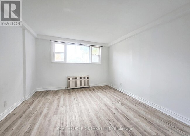 Building Photo - 388-388 Winona Dr