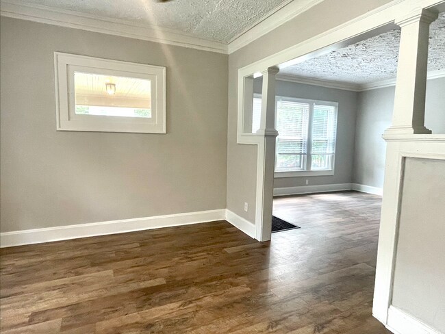 Building Photo - 3942-44 Cornelius Avenue