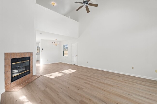 Building Photo - Beautifully Renovated Townhome in The Ridings at Brookside – Macungie