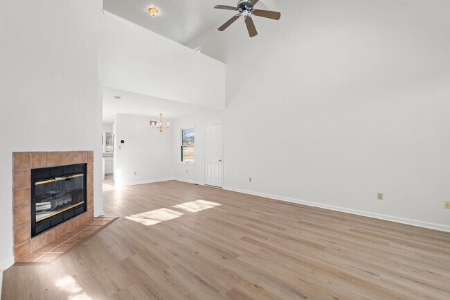 Foto del edificio - Beautifully Renovated Townhome in The Ridings at Brookside – Macungie