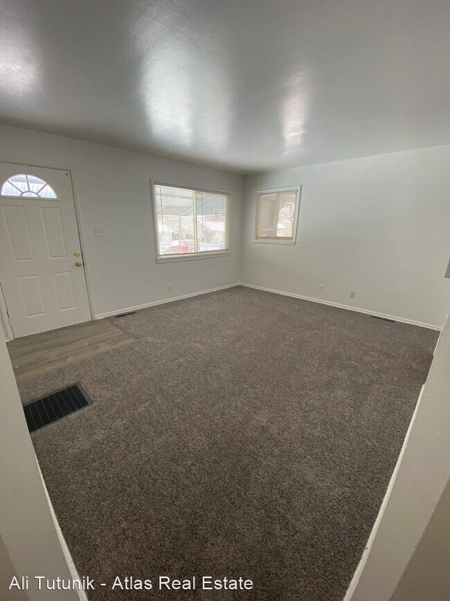Building Photo - 2 br, 1 bath House - 217 S. Xavier St