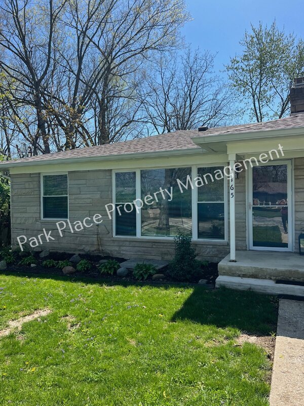 Primary Photo - 1165 E 105th St