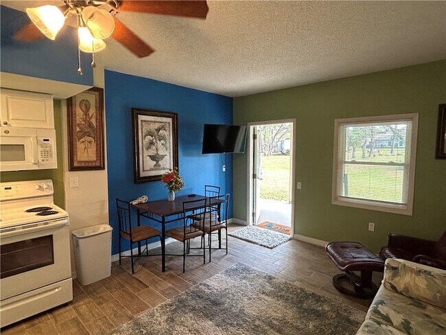 Foto del edificio - 9418 Fleming Grant Rd