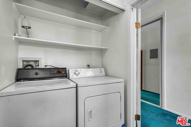 Foto del edificio - 1140 S Swall Dr