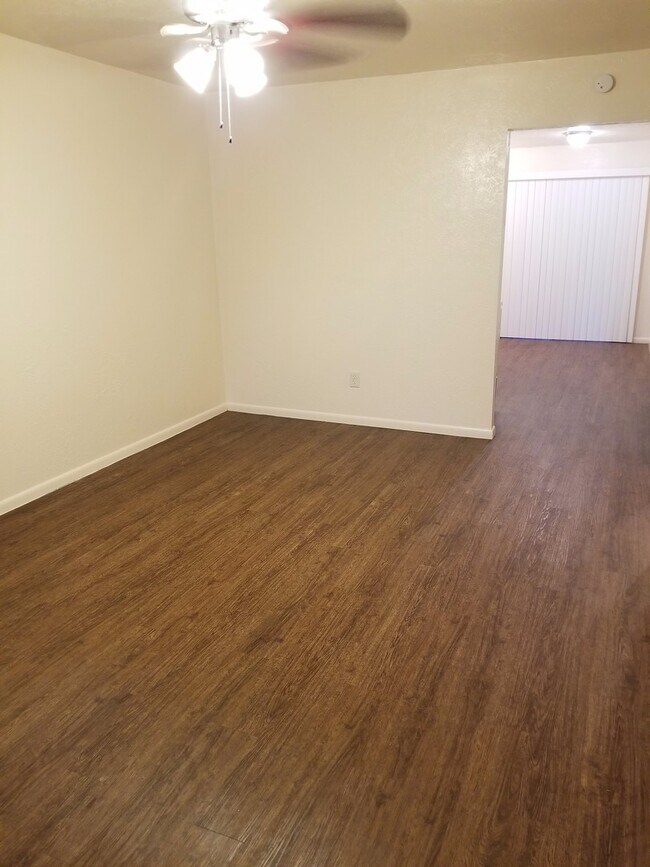 Foto del edificio - College Station - 2 bedroom / 1 bath Duple...