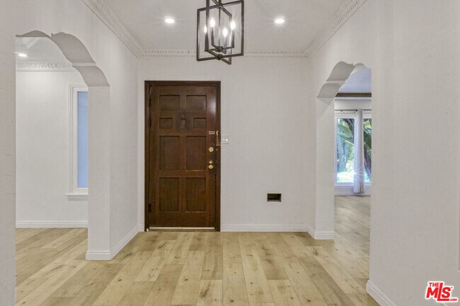 Foto del edificio - 1103 S Oakhurst Dr