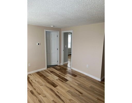 Building Photo - 14 Buel Pl