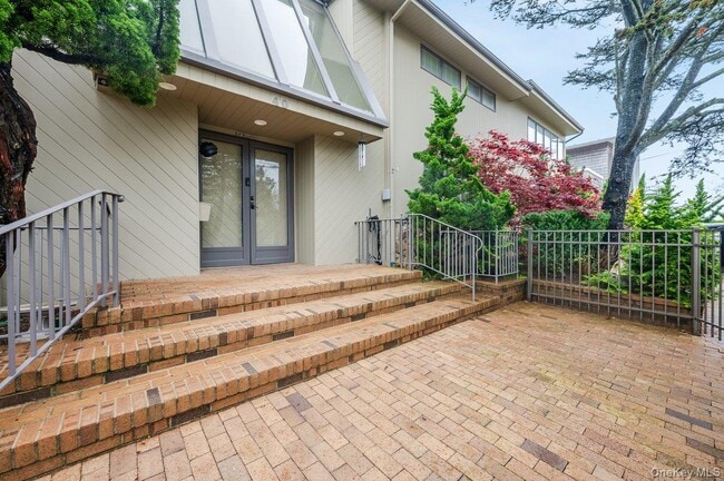 Foto del edificio - 40 Cayuga Ave