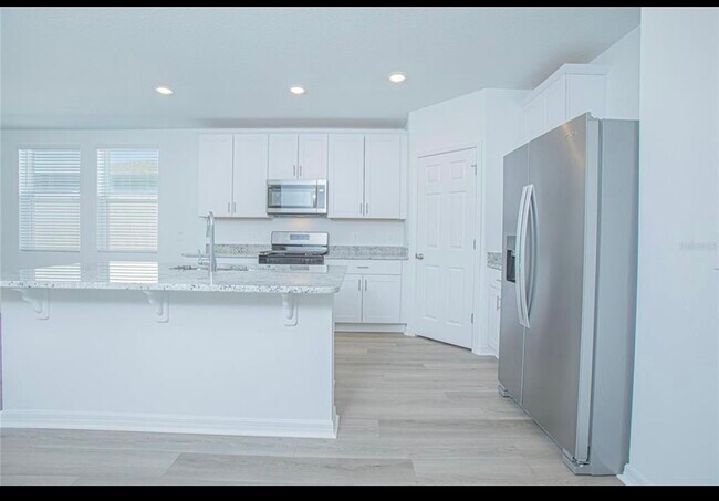 Building Photo - 2955 Sunstar Dr