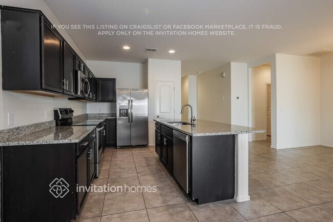 Foto del edificio - 37746 W Capri Ave