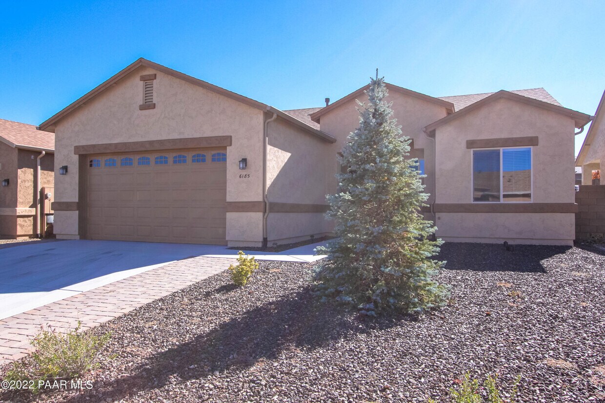 Foto principal - 6185 E Beecher Loop