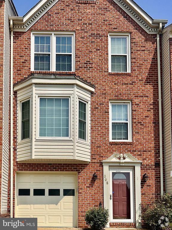Building Photo - 208 Fair Oaks Ave