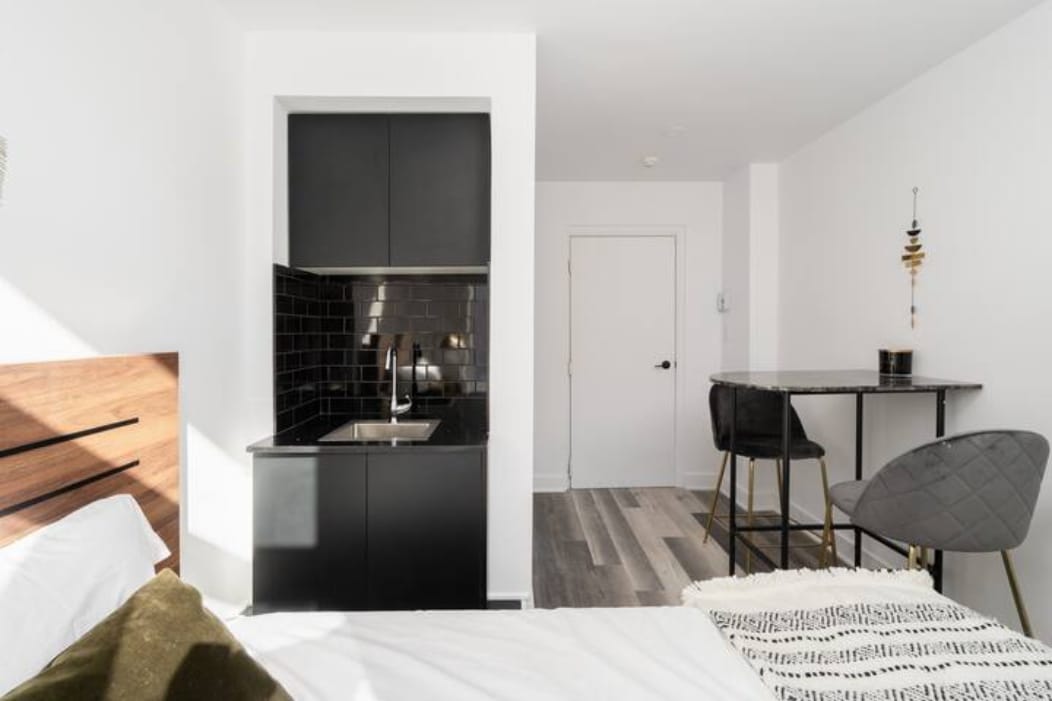 Building Photo - 2020 R. Saint-Denis