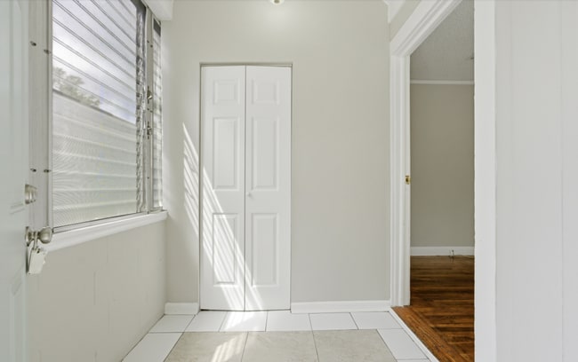 Foto del edificio - 6716 Perry St