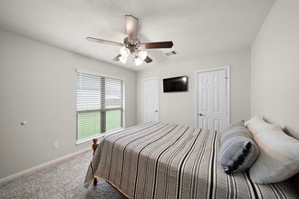 Building Photo - 3304 Patagonia St