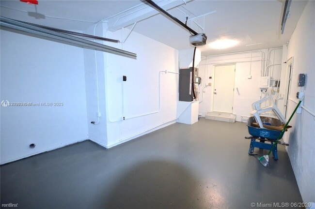 Foto del edificio - 3 br, 2 bath House - 9040 SW 48th Ter