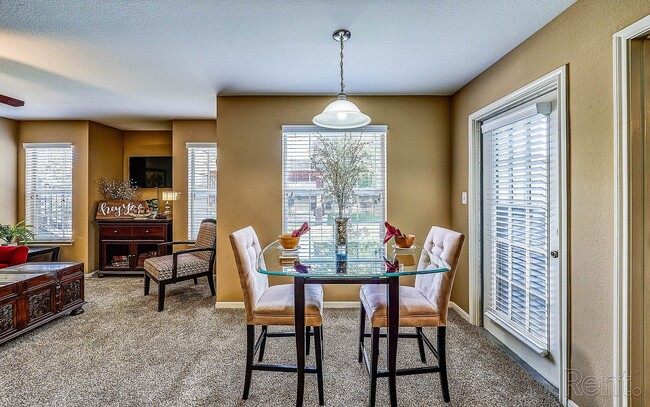 Dining Area - Stonegate