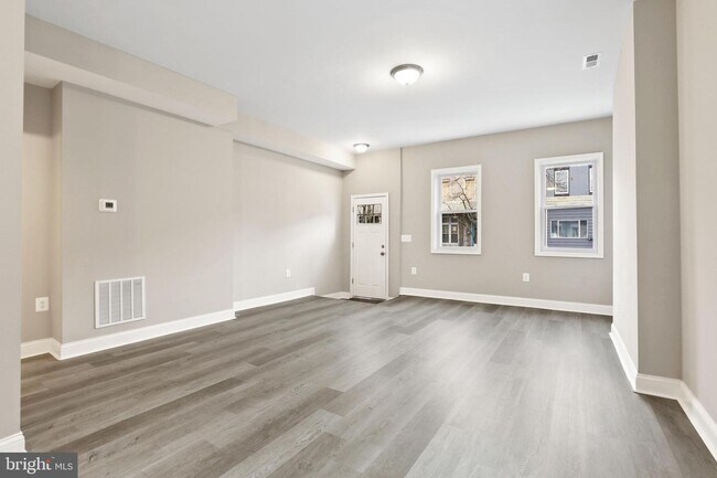 Building Photo - 34 N Kresson St