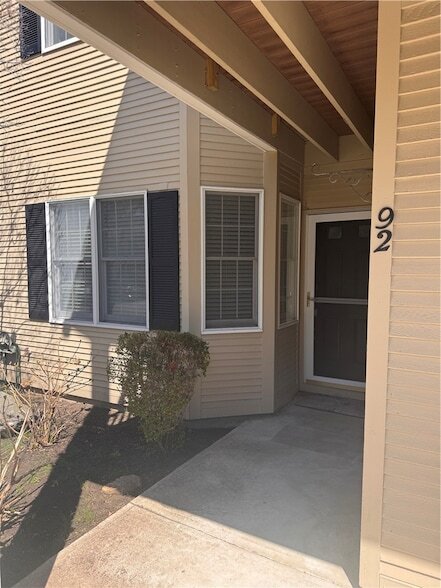 Foto del edificio - 92 Trellis Dr