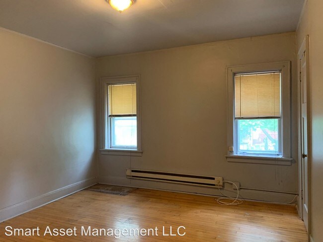 Building Photo - 330 W Keefe Ave