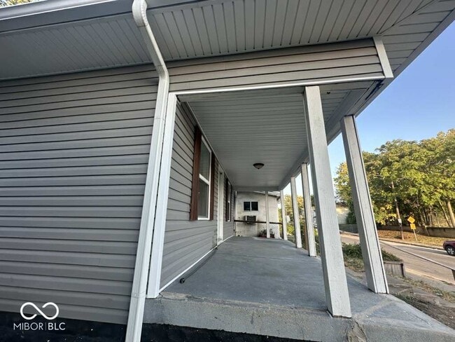 Building Photo - 1258 W 29th St
