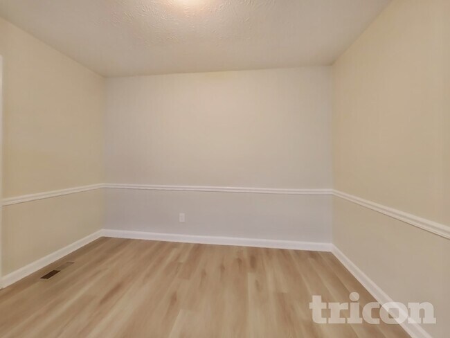 Foto del edificio - 4211 Clearview Dr