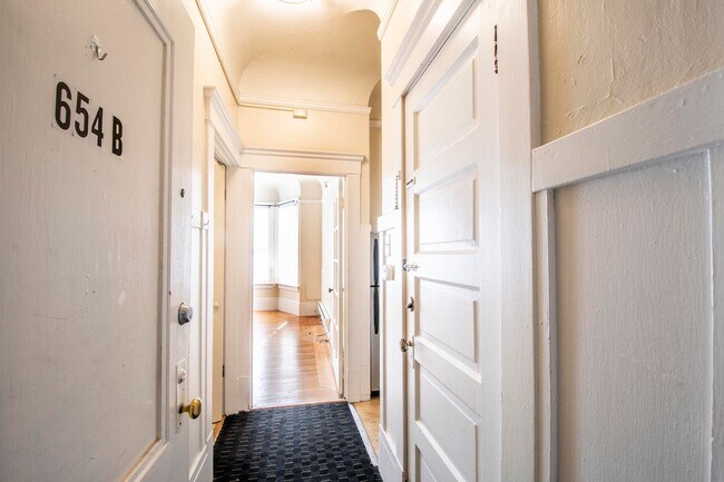 Foto del edificio - 652-656 Clayton Street