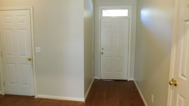 Building Photo - Your Dream Rental Awaits in Gated Greyston...