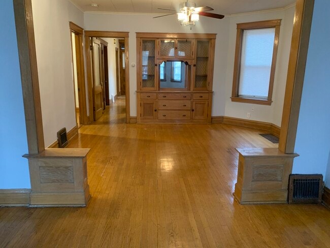 Building Photo - 4039 N Southport Ave