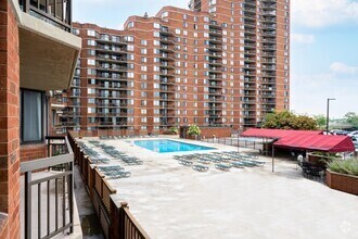 Building Photo - 232 Harmon Cove Tower