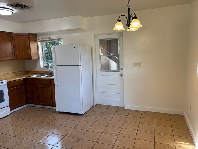 Foto del edificio - 1207 Crestwood Dr