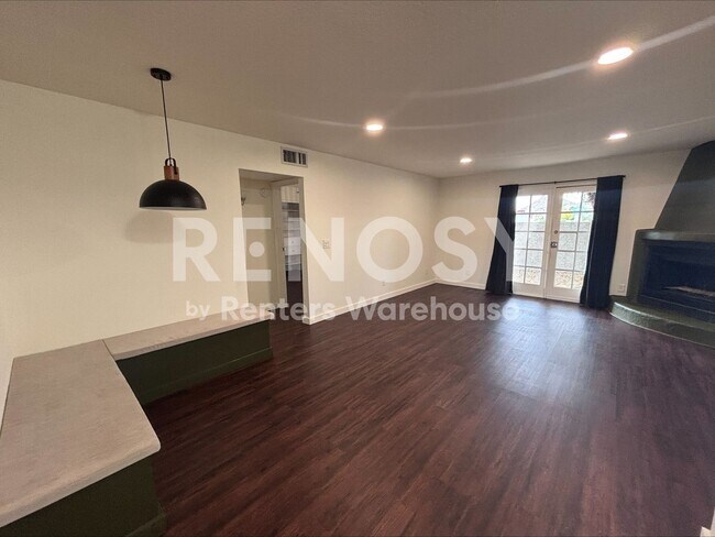 Building Photo - 15402 N 28th St