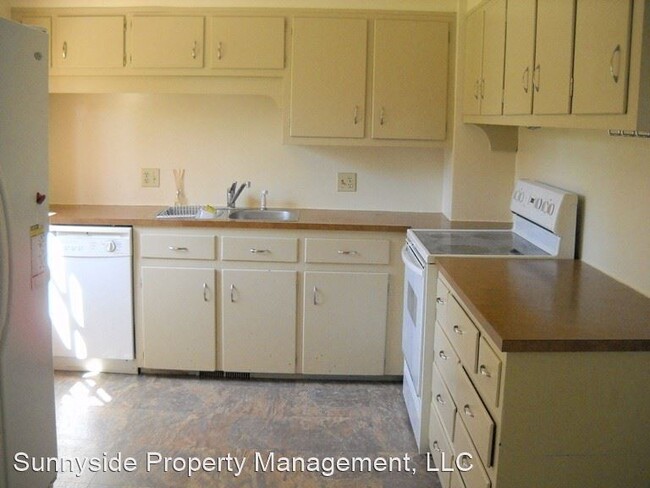Building Photo - 4 br, 2 bath House - 4660 Sioux Dr.