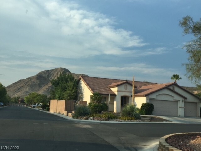 Foto del edificio - 10138 James Harbin Ave