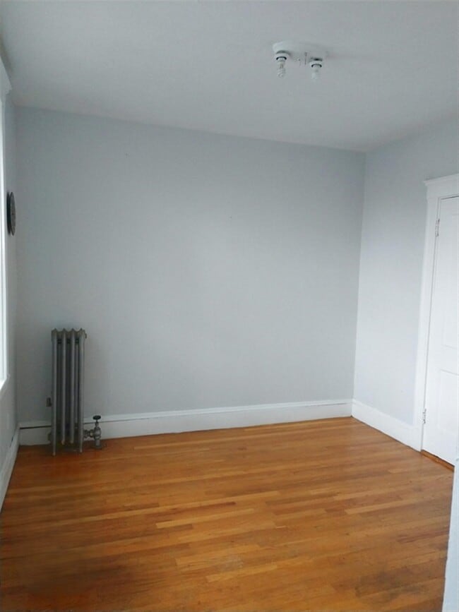 Building Photo - 329 Harvard St