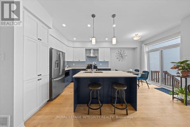 Building Photo - 728 Capricorn Cir